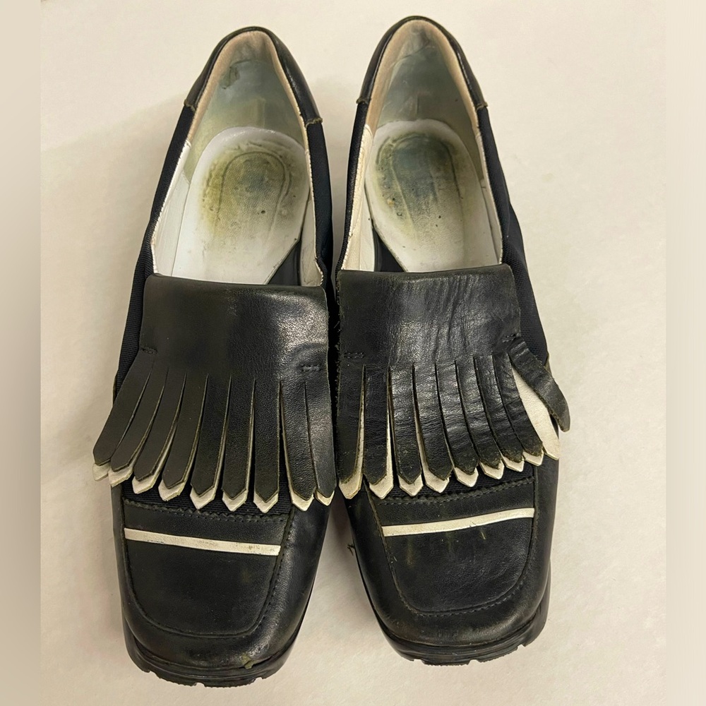 Walter Genuin women’s golf shoes black and white traditional style size 8